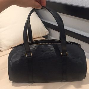Louis Vuitton Papillon Leather Bag